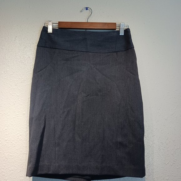 The Limited Studio 400 Stretch Dark Gray Black Pencil Skirt  Womens size 0 EUC - Picture 1 of 5